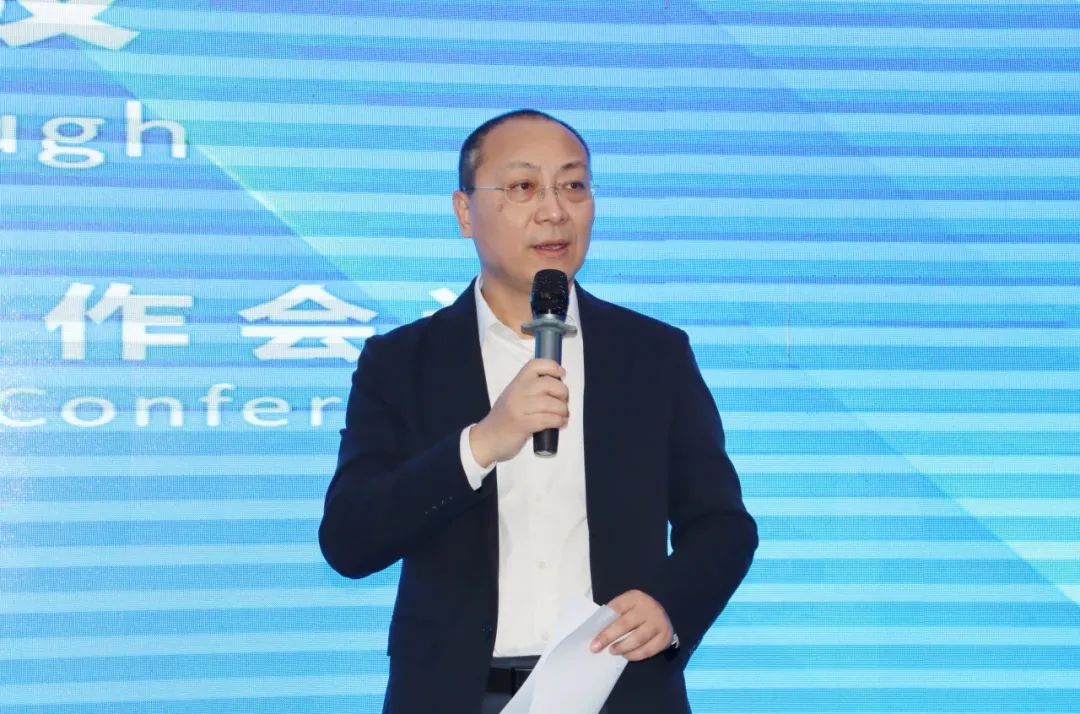 2121非凡召开2024年工作会议17.jpg