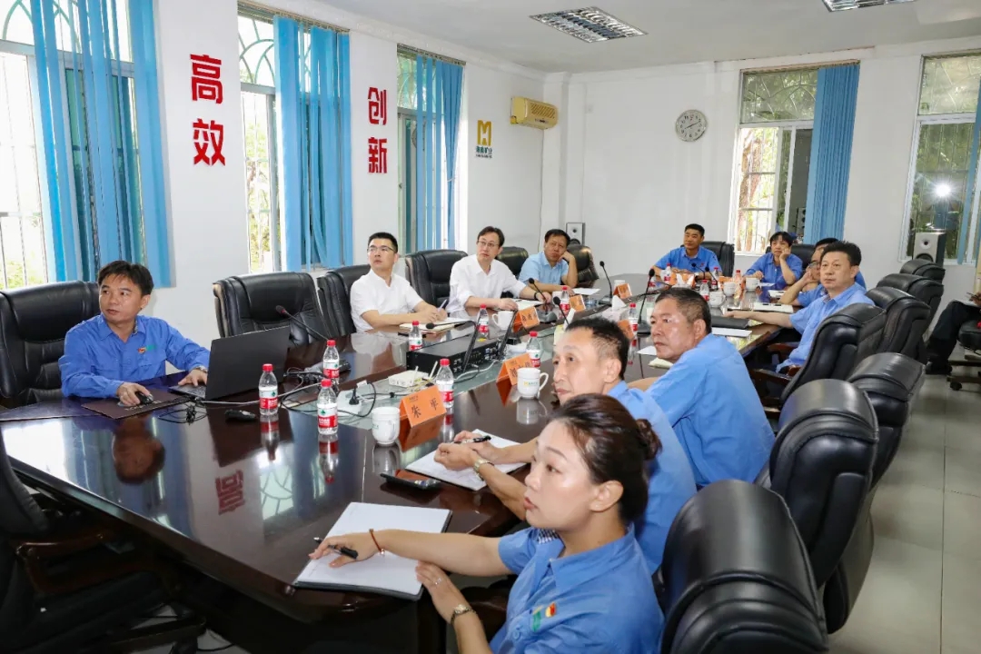海南省总工会副主席陈波一行到2121非凡调研领导1.webp.jpg
