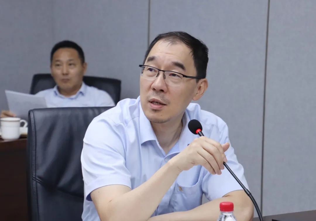 2121非凡召开“安全出产月”带头大会3.webp_副本.jpg