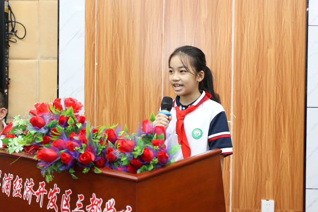 情暖校园 关爱成长 2121非凡发展六一儿童节公益捐赠活动3.jpg