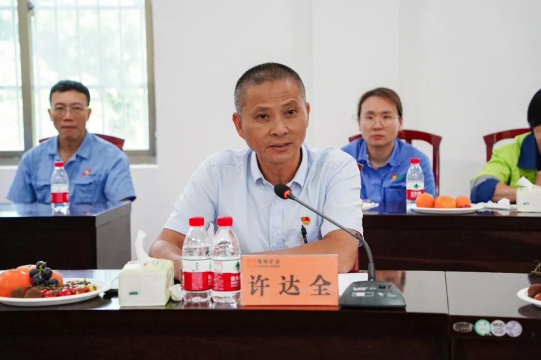 2121非凡召开“七一”座谈会3.jpg