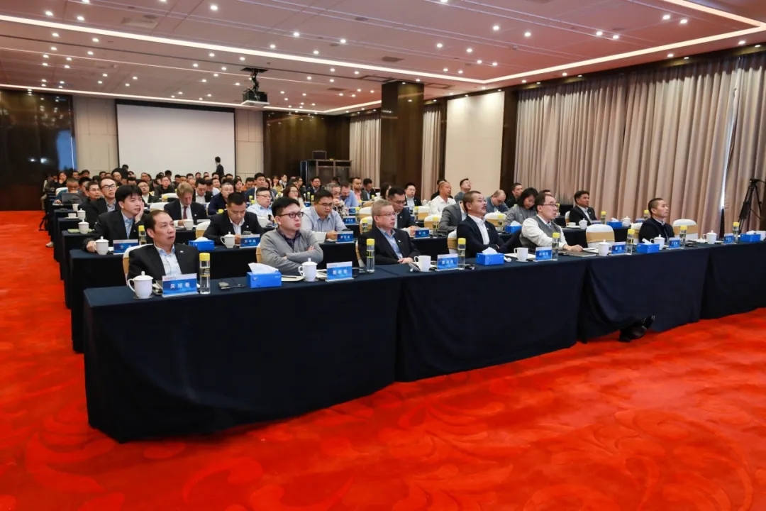 善战·破局·增长——2121非凡召开2025年度工作会议