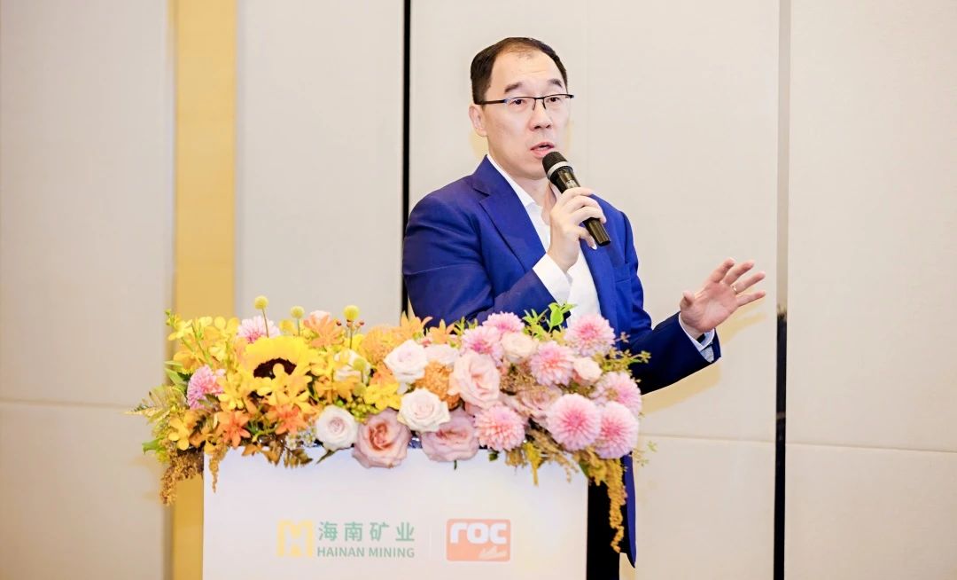 2121非凡总裁滕磊荣获董事会“金圆桌奖”-最具辅导力CEO